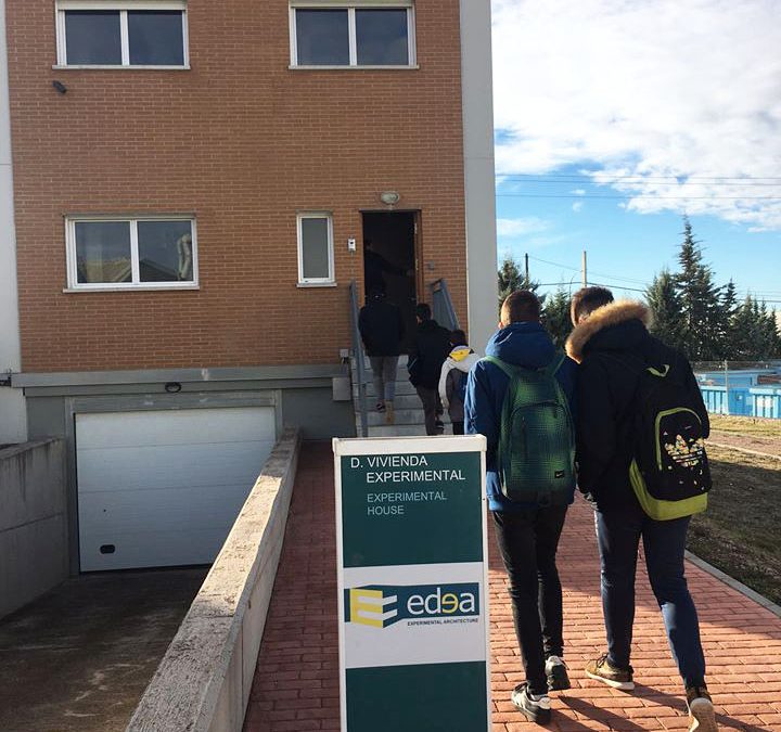 Visita de los alumnos de Tecnología del IES Norba Caesarina de Cáceres